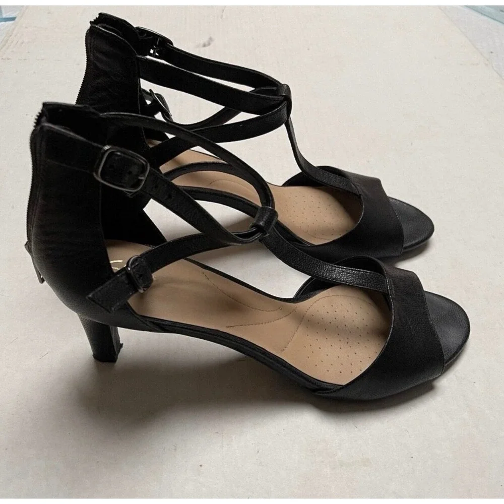 Clarks Adriel Pearl Black Leather T-Strap Kitten Heel Sandals Womens 10M